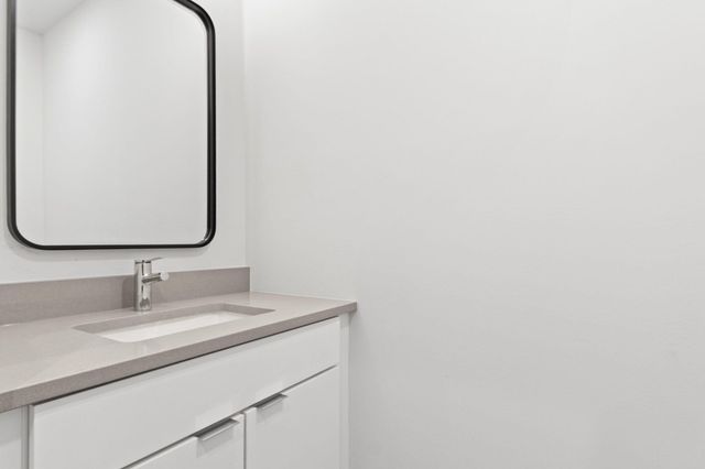 255 Nomo Place, Crown Point, IN 46307