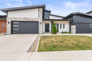 255 Nomo Place, Crown Point, IN 46307