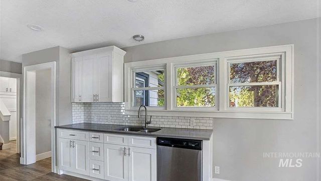 291 Lincoln St, Twin Falls, ID 83301