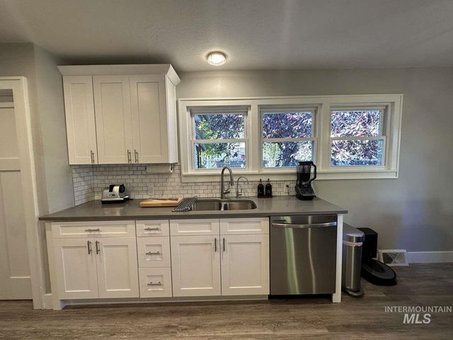 291 Lincoln St, Twin Falls, ID 83301