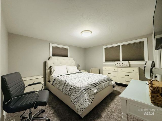 291 Lincoln St, Twin Falls, ID 83301