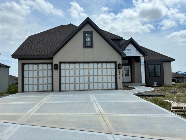 13547 Terrace Park Drive, Parkville, MO 64152