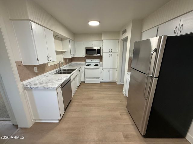 434 N HUNT Drive, Mesa, AZ 85203