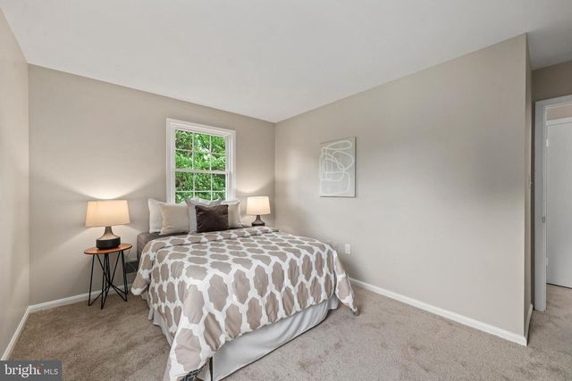 4509 WAKEFIELD CHAPEL RD, Annandale, VA 22003
