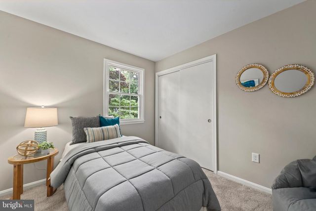 4509 WAKEFIELD CHAPEL RD, Annandale, VA 22003