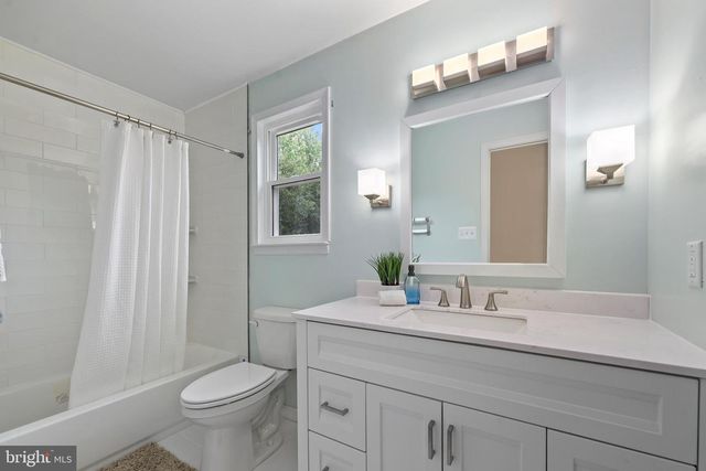 4509 WAKEFIELD CHAPEL RD, Annandale, VA 22003