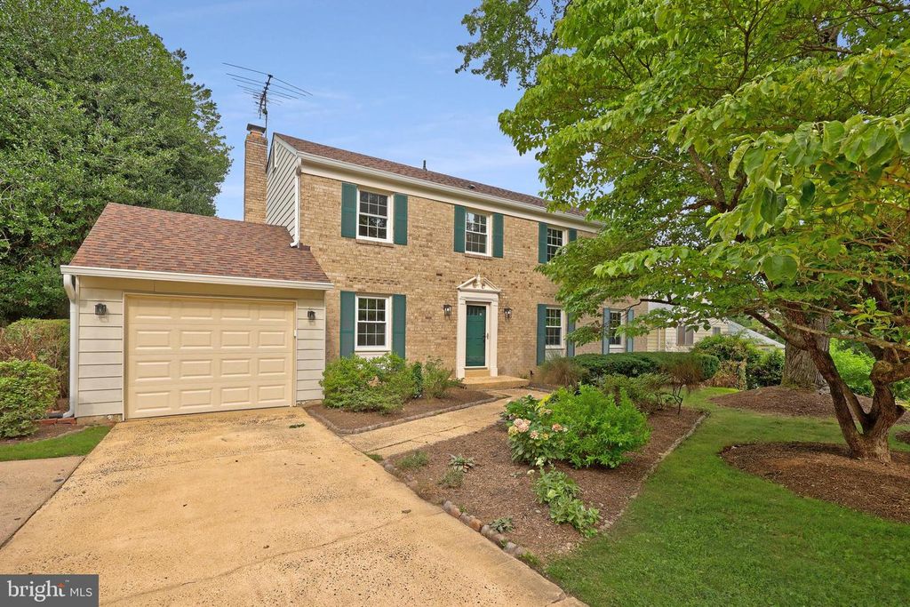 4509 WAKEFIELD CHAPEL RD, Annandale, VA 22003