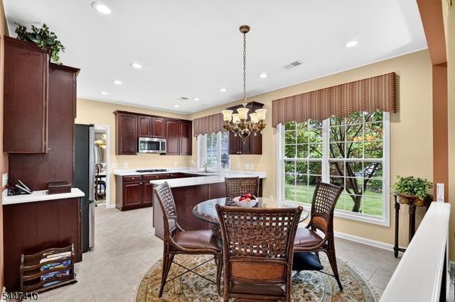 251 Longwood Ln, Franklin Twp., NJ 08873