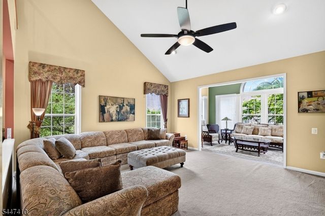 251 Longwood Ln, Franklin Twp., NJ 08873