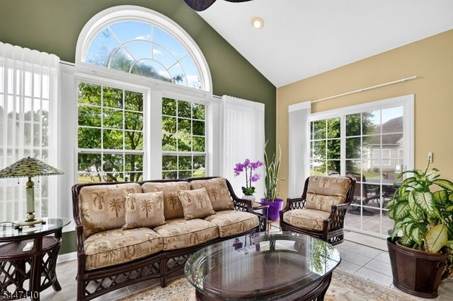251 Longwood Ln, Franklin Twp., NJ 08873