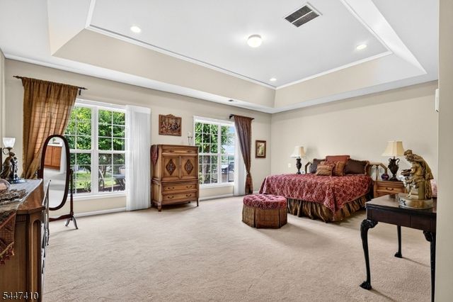 251 Longwood Ln, Franklin Twp., NJ 08873