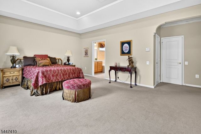 251 Longwood Ln, Franklin Twp., NJ 08873