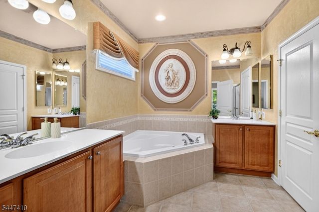 251 Longwood Ln, Franklin Twp., NJ 08873