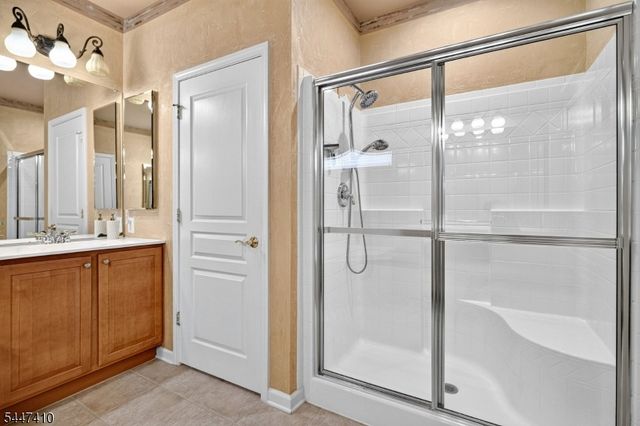 251 Longwood Ln, Franklin Twp., NJ 08873