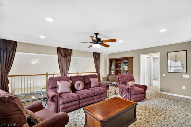 251 Longwood Ln, Franklin Twp., NJ 08873