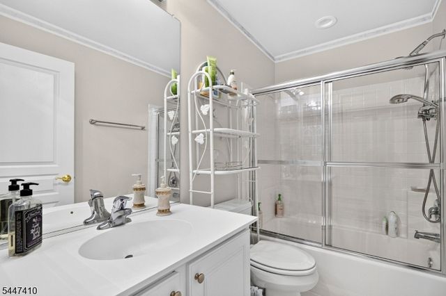 251 Longwood Ln, Franklin Twp., NJ 08873