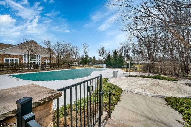 251 Longwood Ln, Franklin Twp., NJ 08873
