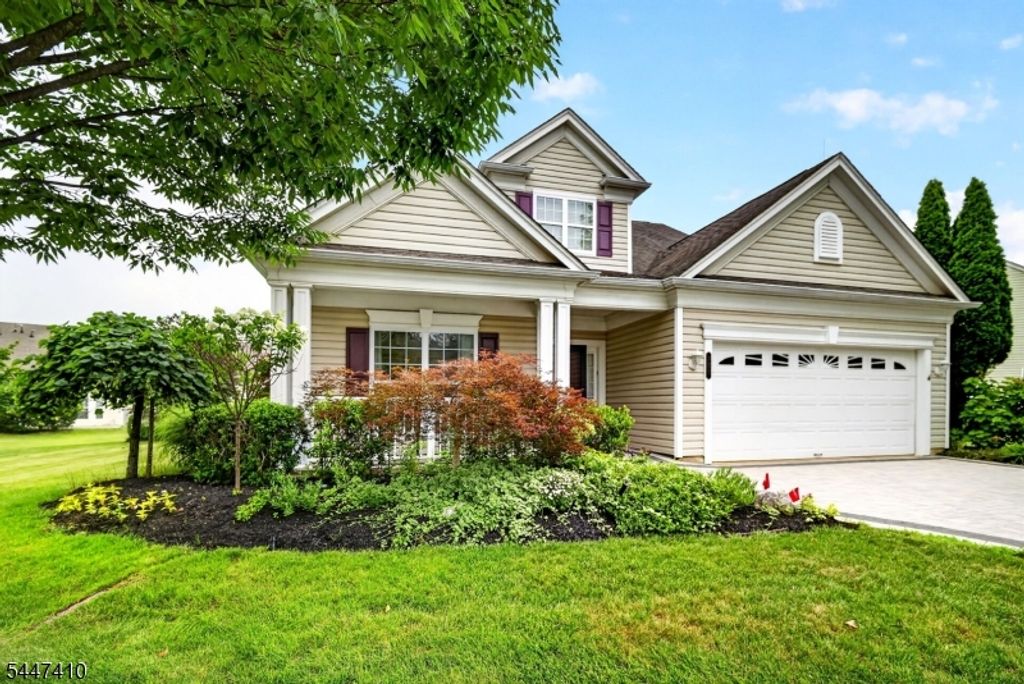 251 Longwood Ln, Franklin Twp., NJ 08873