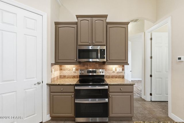 14 Easterly Place, Palm Coast, FL 32164