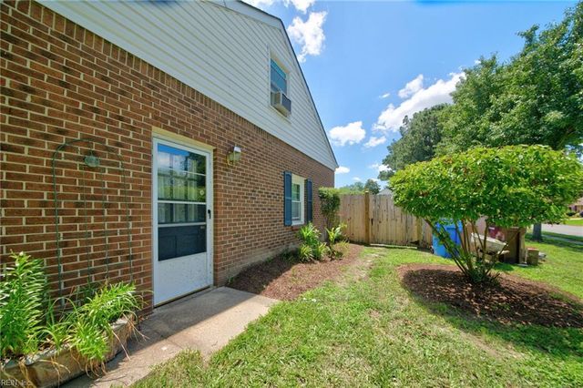 403 Caravelle CT N, Chesapeake, VA 23322