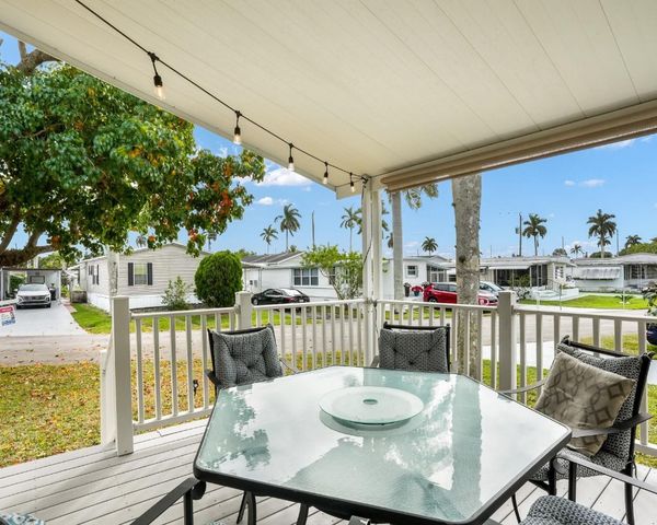 8531 SW 20th Court, Davie, FL 33324