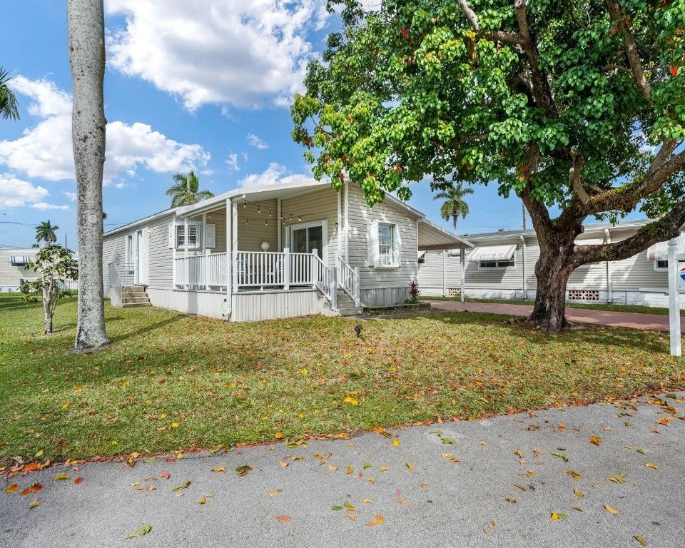 8531 SW 20th Court, Davie, FL 33324