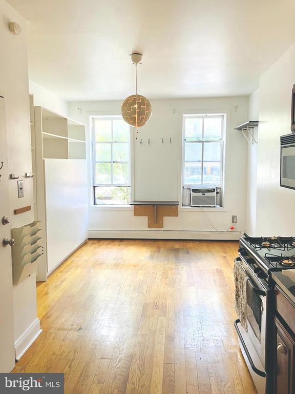 2018 Christian St, Philadelphia, PA 19146