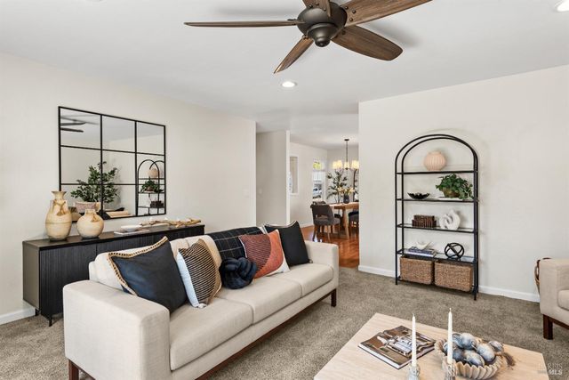 6191 Santa Clara Pl, Rohnert Park, CA 94928