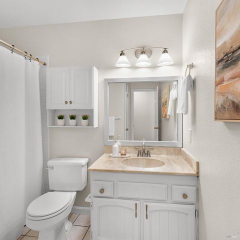 6191 Santa Clara Pl, Rohnert Park, CA 94928