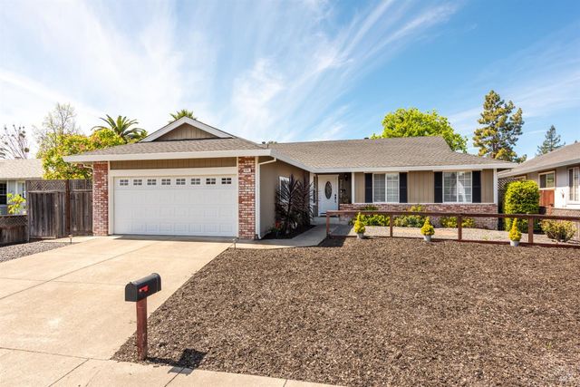 6191 Santa Clara Pl, Rohnert Park, CA 94928