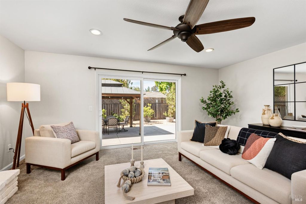 6191 Santa Clara Pl, Rohnert Park, CA 94928