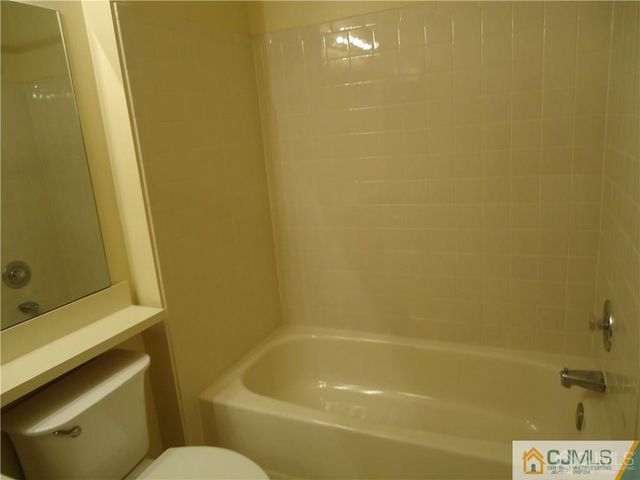 129 Albury Way, North Brunswick, NJ 08902