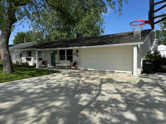 2908 N Richmond Drive, Muncie, IN 47304