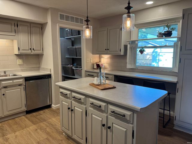 2908 N Richmond Drive, Muncie, IN 47304