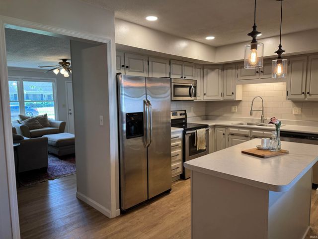 2908 N Richmond Drive, Muncie, IN 47304