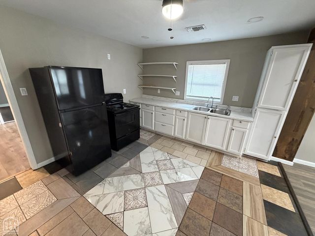 1412 W Monroe Avenue, Jonesboro, AR 72401