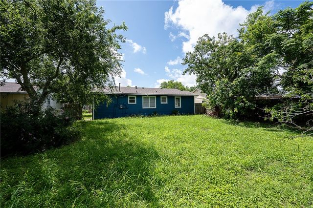 1213 Whitaker Dr, Corpus Christi, TX 78412