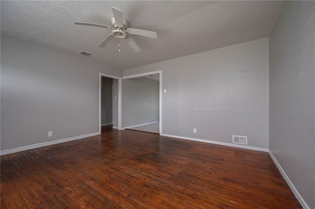 1213 Whitaker Dr, Corpus Christi, TX 78412