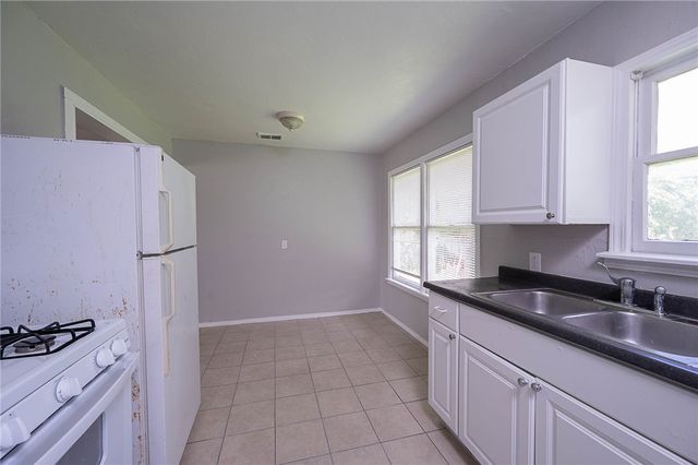 1213 Whitaker Dr, Corpus Christi, TX 78412