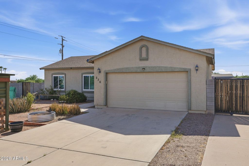 236 N THUNDERBIRD Drive, Apache Junction, AZ 85120 — exterior