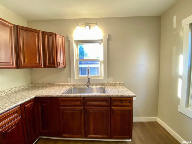 523 S ANNA Avenue, Bellevue, IL 61604