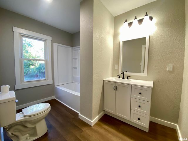 523 S ANNA Avenue, Bellevue, IL 61604