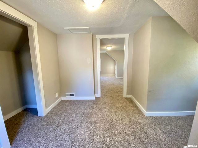 523 S ANNA Avenue, Bellevue, IL 61604