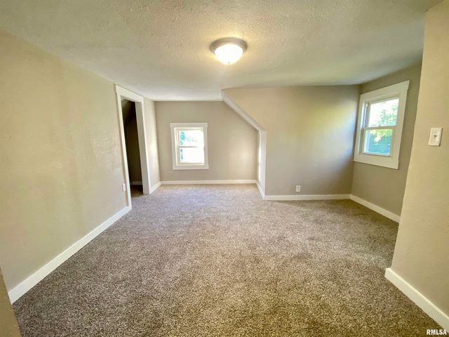 523 S ANNA Avenue, Bellevue, IL 61604