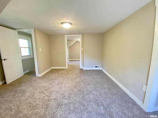 523 S ANNA Avenue, Bellevue, IL 61604