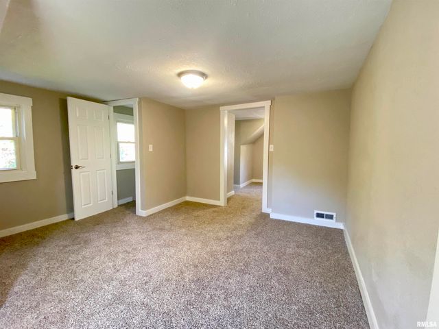 523 S ANNA Avenue, Bellevue, IL 61604