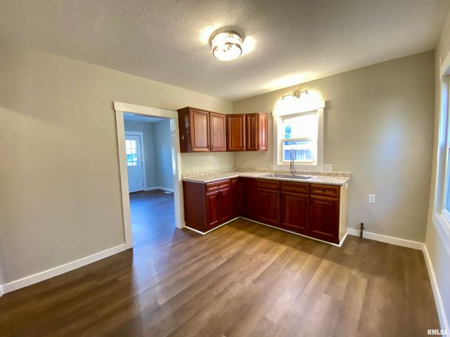 523 S ANNA Avenue, Bellevue, IL 61604