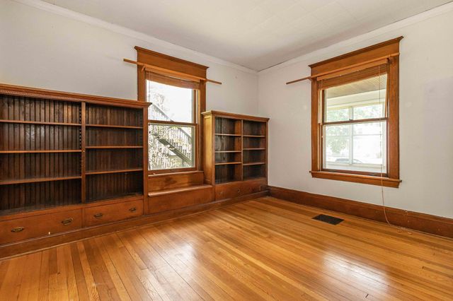 1437 Englewood Avenue, Saint Paul, MN 55104