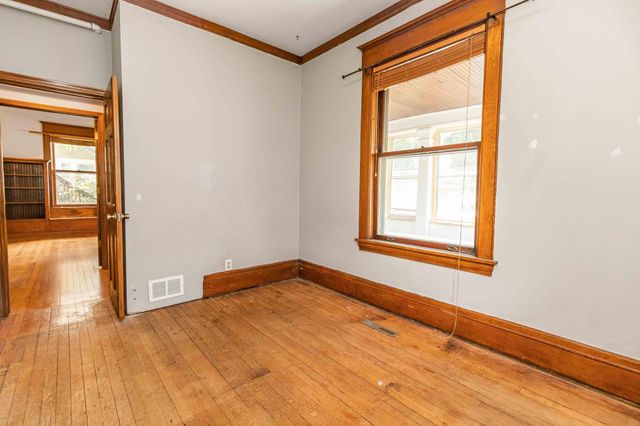 1437 Englewood Avenue, Saint Paul, MN 55104