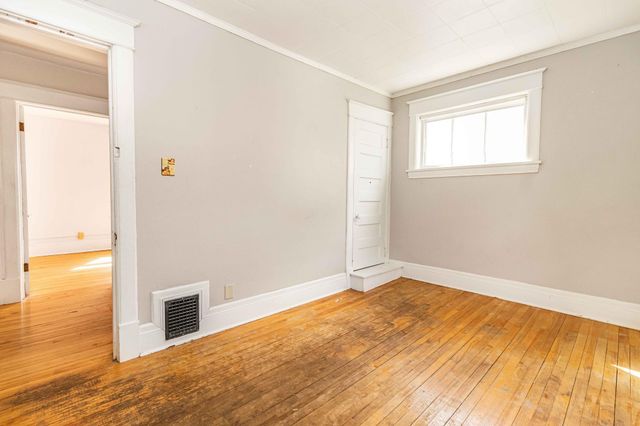 1437 Englewood Avenue, Saint Paul, MN 55104